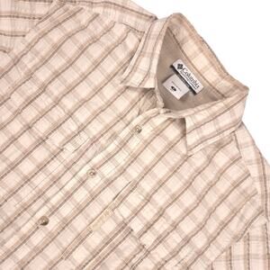 Columbia Omni-Shade Plaid Button Up Shirt Mens Medium Beige Outdoor Hiking